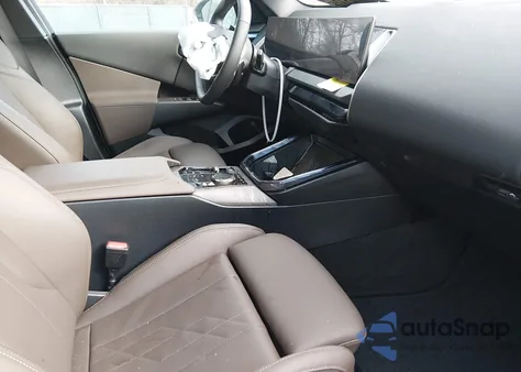 2025 BMW X3 30 xDrive z USA, uszkodzony, nr VIN 5UX53GP01S9033548